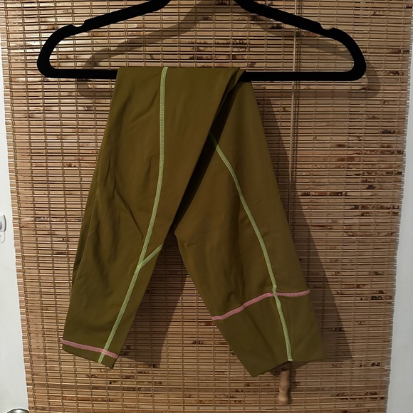 BUFFBUNNY LEGGINGS - Picture 2 of 5